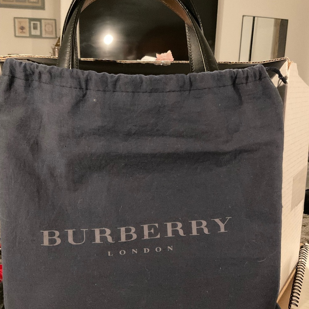 Authentic Vintage Burberry Black Leather Tote Bag – Nova Check Trim & Lining - Picture 9 of 10